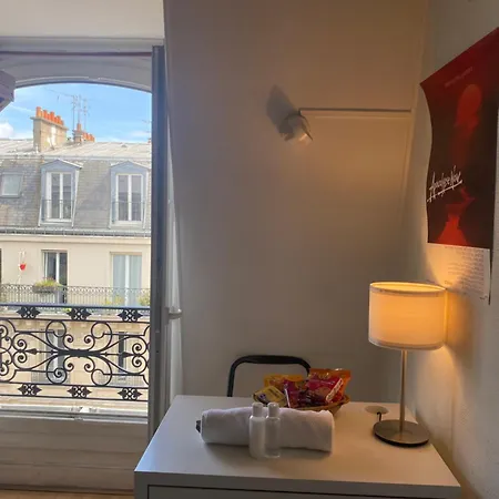 Parisian Lifestyle, Bastille Studio, Rooftop View باريس